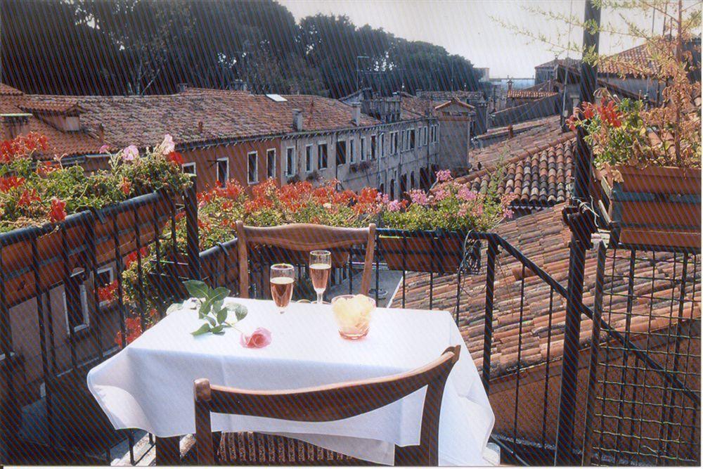Hotel Hesperia Venedig Exterior foto