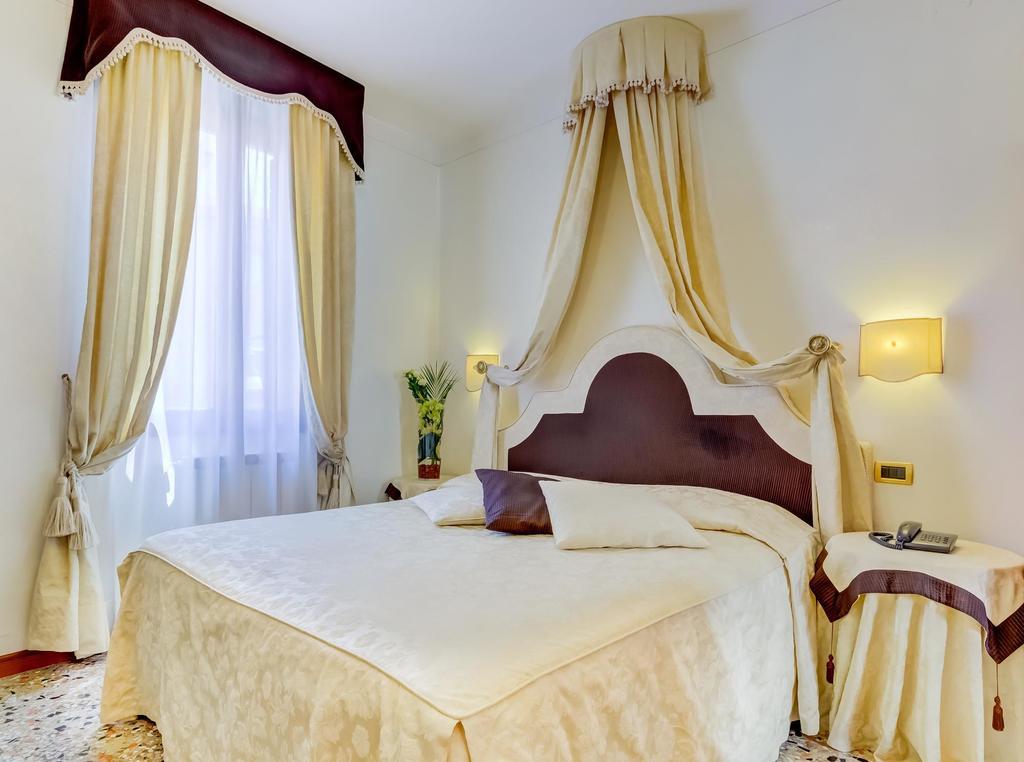 Hotel Hesperia Venedig Exterior foto