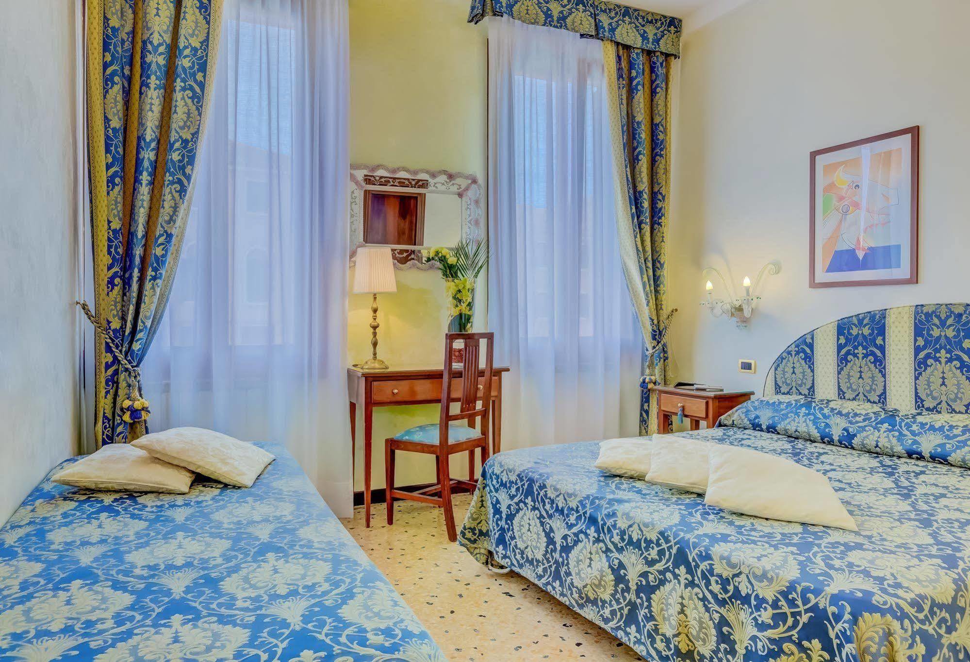 Hotel Hesperia Venedig Exterior foto